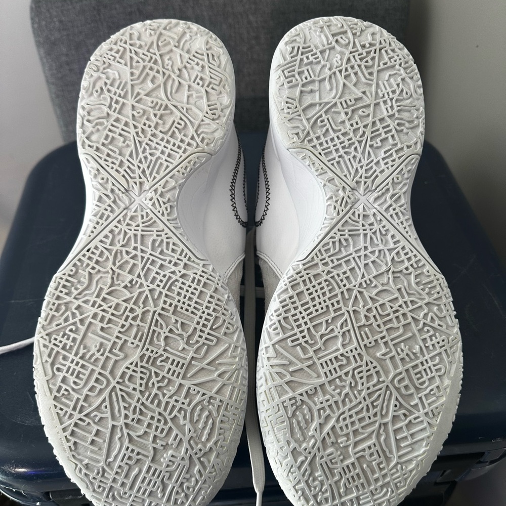 Nike Zoom LeBron NXXT Gen
White - Picture 4 of 4